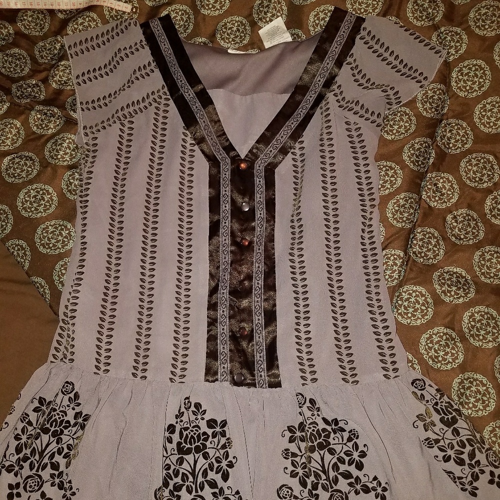 Girls 14/16 Lavender peplum top w/ brown floral flocking